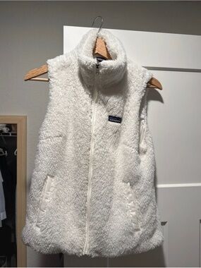 Patagonia White Teddy Fleece Vest - Zip Front